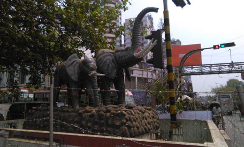 Elephant Sculpture এর ছবি