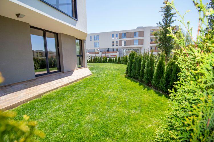 lawn বসুন্ধরা আবাসিক এলাকা