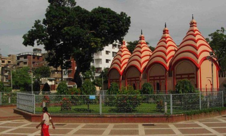 dhakeshwari temple এর ছবি