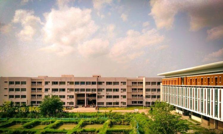 khulna university এর ছবি