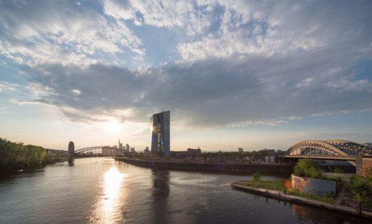 signal lake এর ছবি