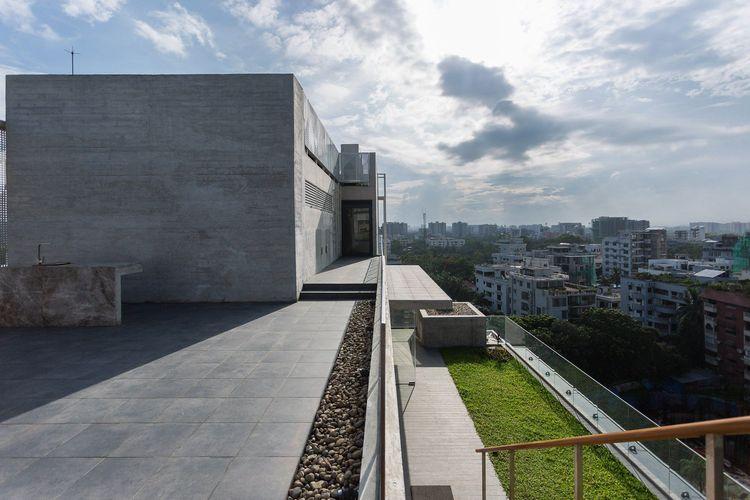 the statesman roof top গুলশান