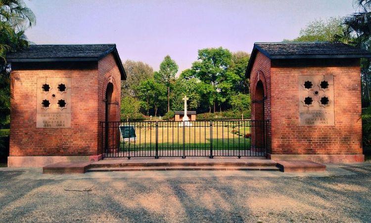 chittagong war cemetery এর ছবি